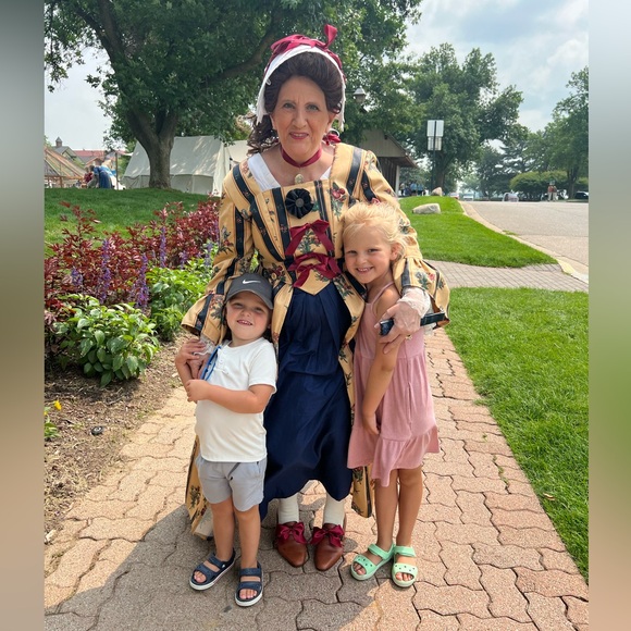 Meet your Posher, Nancy - Picture 13 of 16